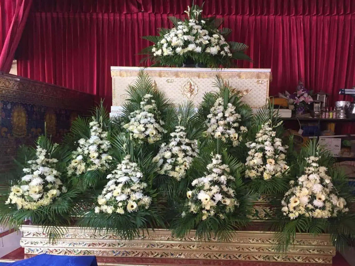 จัดดอกไม้หน้าศพ-แบบที่ 3 ดอกไม้งานศพ